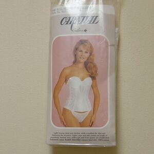 Nwt Carnival White Torsolette Size 42D